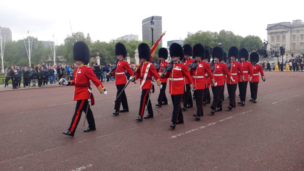 Cambio della guardia a Buckingham Palace... amazing!