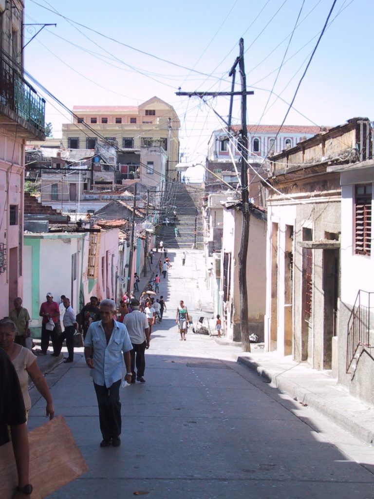 Dalla scalinata di Padre Pico si accede al suggestivo quartiere El Tívoli.